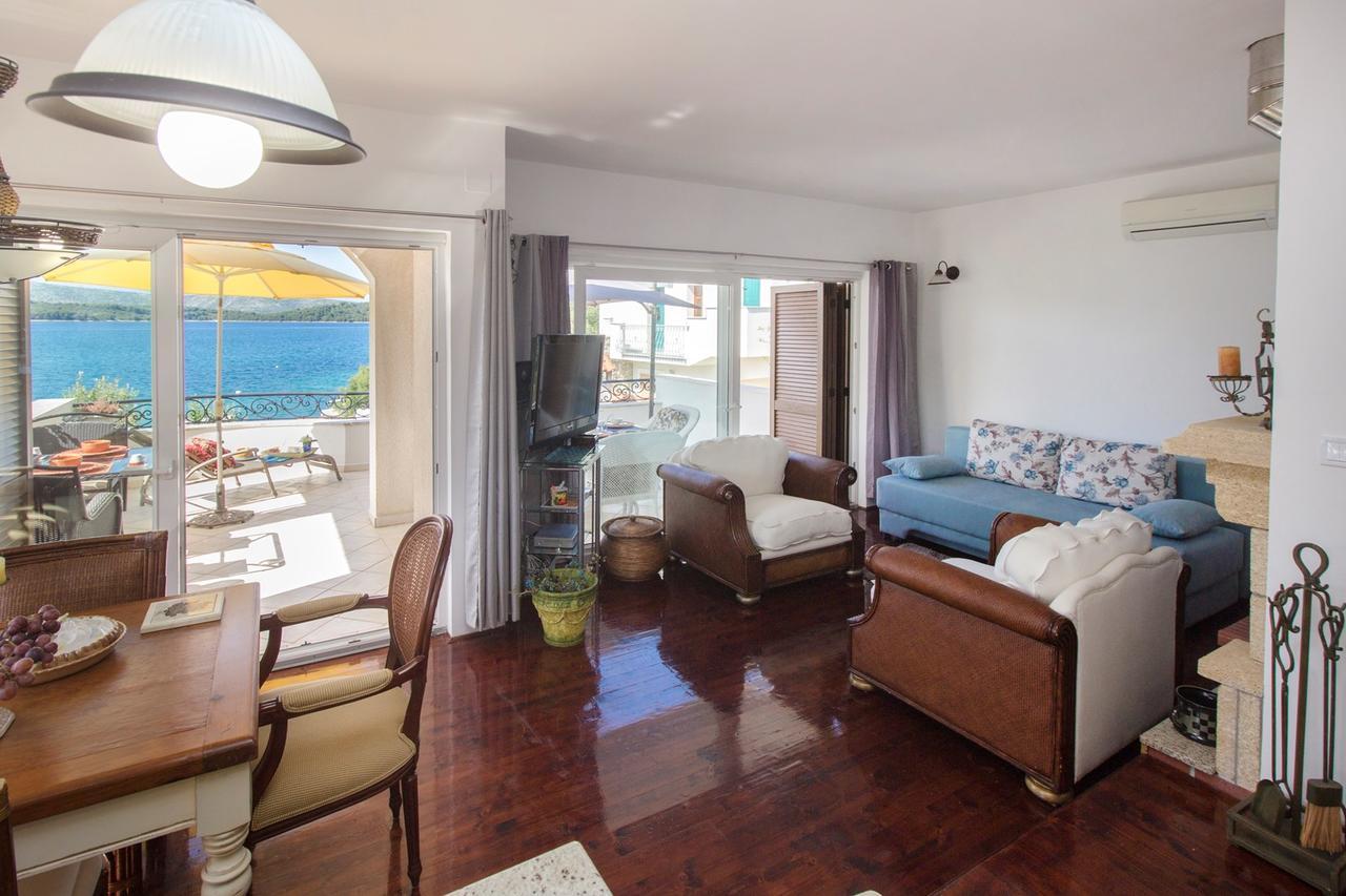 Sea Breeze - Front Sea Apartment Zaboric Eksteriør bilde