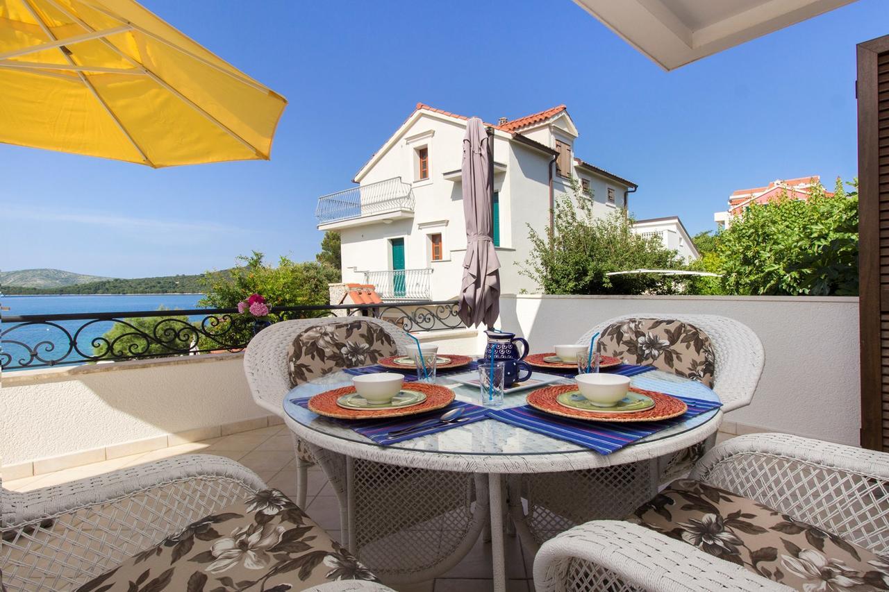 Sea Breeze - Front Sea Apartment Zaboric Eksteriør bilde